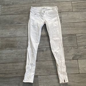 Hollister White Low Rise 00R Jegging with Ankle Zipper